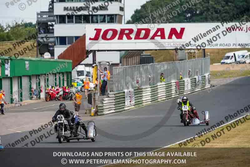 Vintage motorcycle club;eventdigitalimages;mallory park;mallory park trackday photographs;no limits trackdays;peter wileman photography;trackday digital images;trackday photos;vmcc festival 1000 bikes photographs